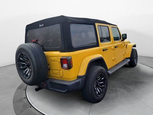 Used 2018 Jeep Wrangler Unlimited Sahara image 3