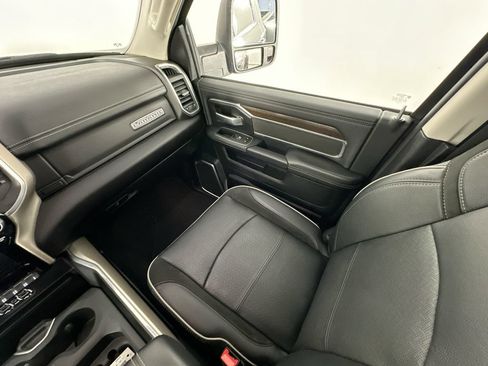 Used 2023 RAM 3500 Laramie AWD/4WD image 11