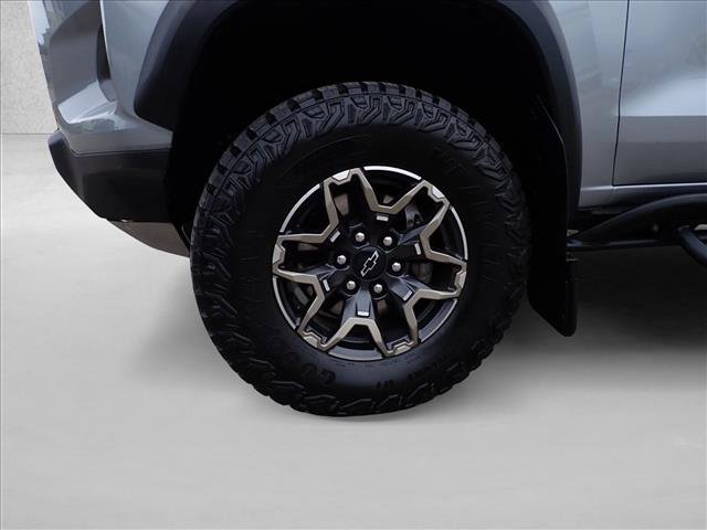 Used 2024 Chevrolet Colorado ZR2 w/ ZR2 Convenience Package III AWD/4WD image 7