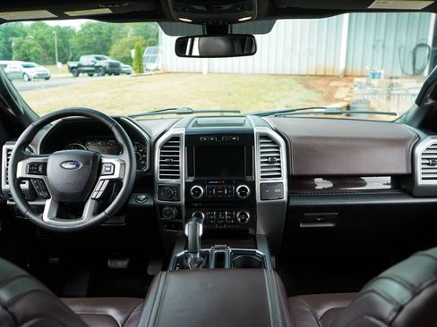 Used 2016 Ford F150 Platinum w/ Equipment Group 701A Luxury AWD/4WD image 10