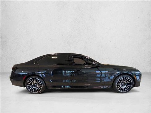 Used 2026 BMW 740i w/ Executive Package RWD image 4
