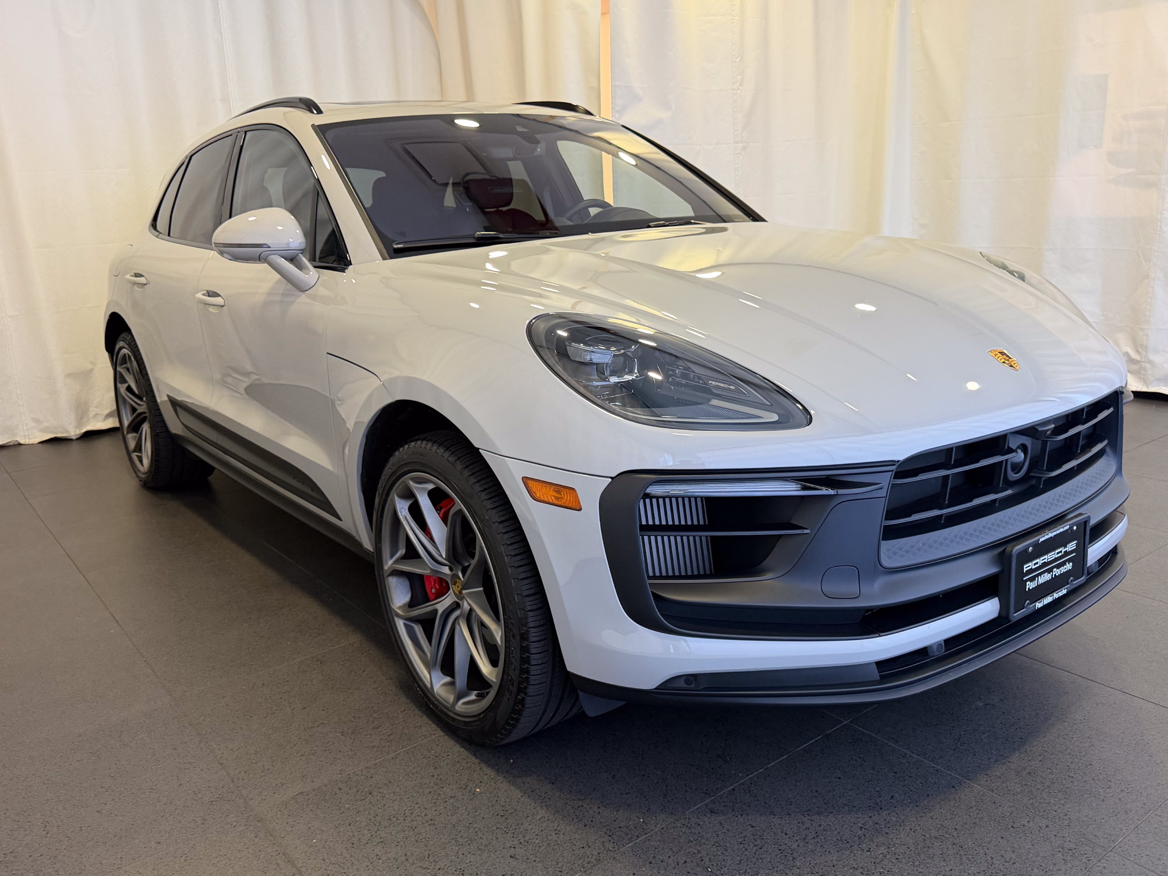 Certified 2024 Porsche Macan GTS AWD/4WD image 7