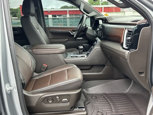 Used 2023 GMC Sierra 1500 Denali w/ Technology Package AWD/4WD image 39