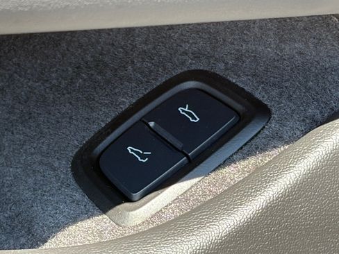 Used 2021 Chevrolet Corvette Stingray Preferred Cpe w/ Battery Protection Package RWD image 18