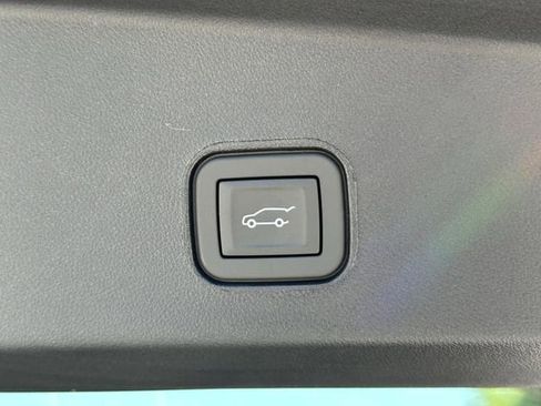 New 2026 Cadillac Lyriq Luxury image 10