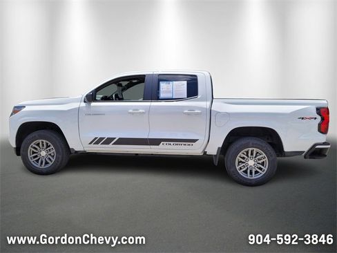 Used 2024 Chevrolet Colorado LT w/ LT Convenience Package image 2