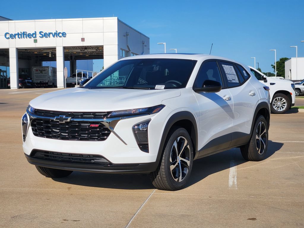 New 2026 Chevrolet Trax RS w/ Sunroof Package FWD image 2