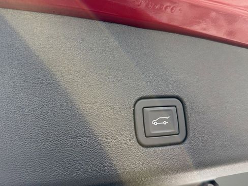 Certified 2025 Cadillac Optiq Sport 2 image 17