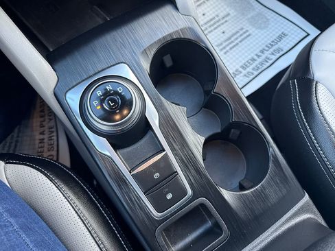 Used 2025 Ford Escape Platinum w/ Premium Technology Package image 42