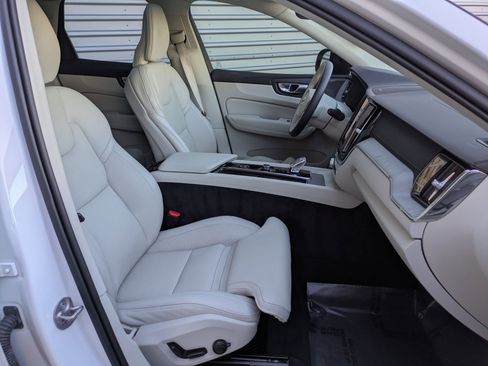 Used 2025 Volvo XC60 B5 Ultra w/ Protection Package Premier image 33