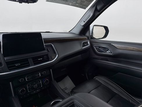 Used 2021 Chevrolet Tahoe Premier w/ Premium Package image 25