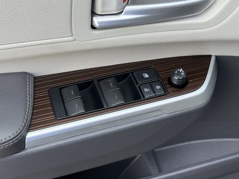 Used 2021 Toyota Sienna XLE image 14