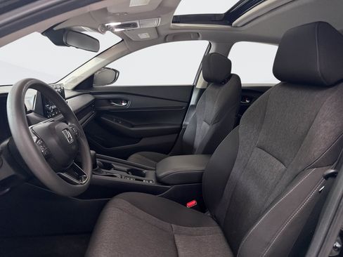 Used 2025 Honda Accord SE image 9
