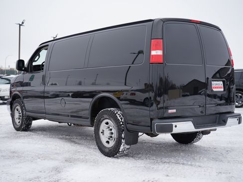 Used 2019 Chevrolet Express 2500 w/ Driver Convenience Package image 5