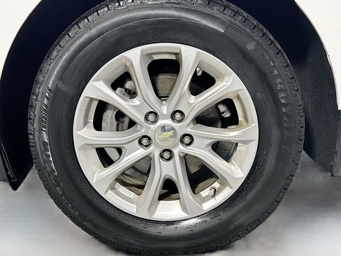 Used 2019 Chevrolet Equinox LT FWD image 32