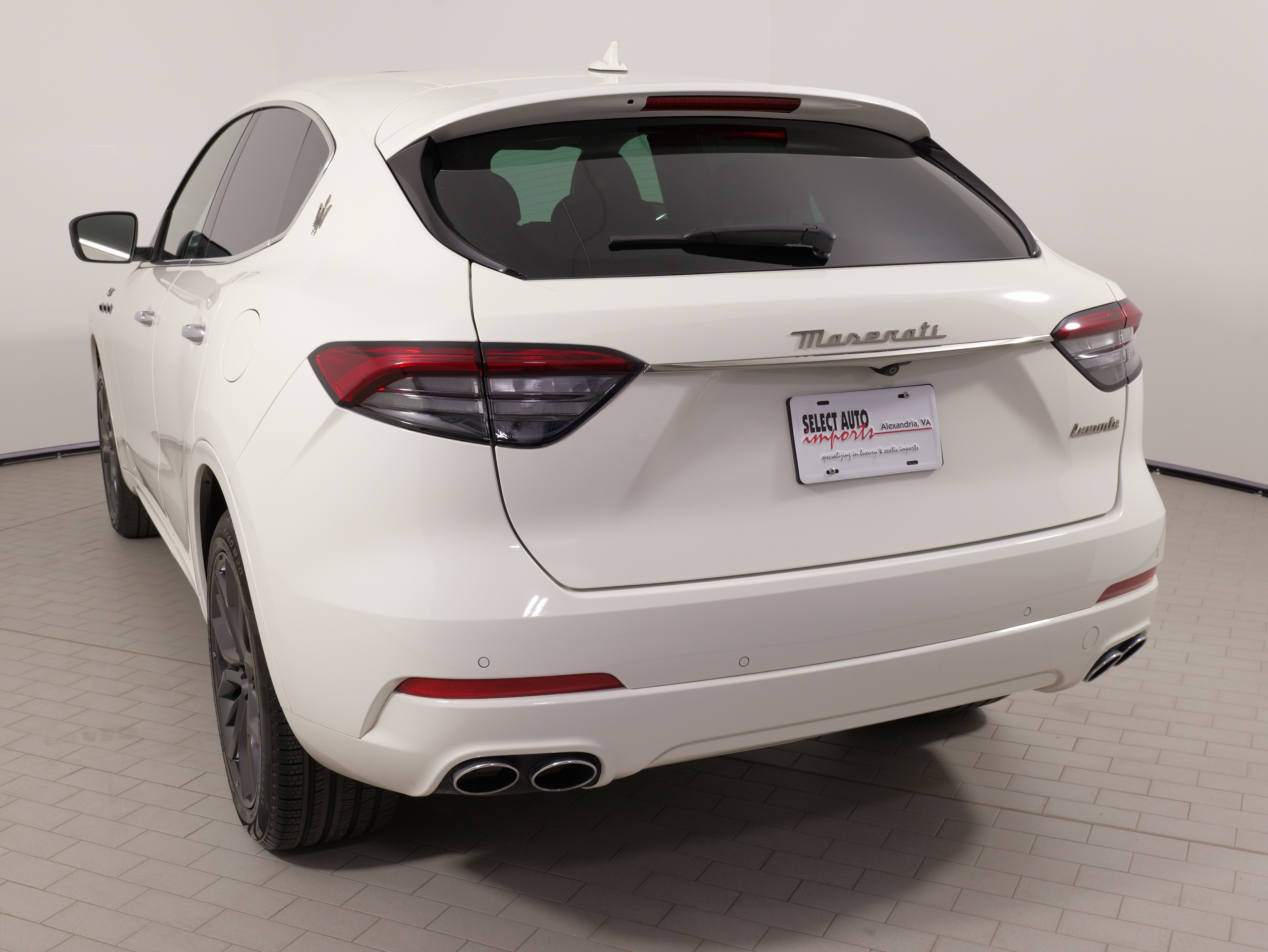 Used 2024 Maserati Levante GT Ultima AWD/4WD image 14
