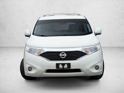 Used 2015 Nissan Quest SV image 2