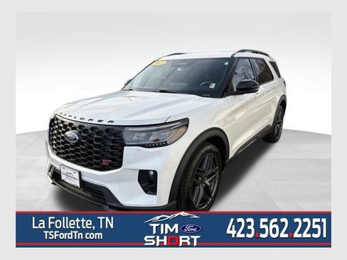 Used 2025 Ford Explorer ST image 1