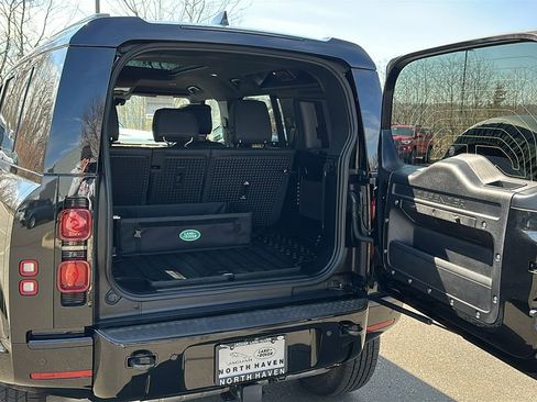Certified 2024 Land Rover Defender 110 X-Dynamic SE image 24
