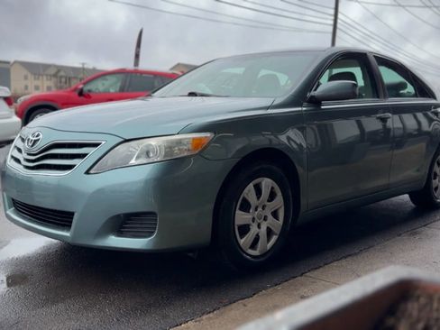 Used 2010 Toyota Camry FWD image 6