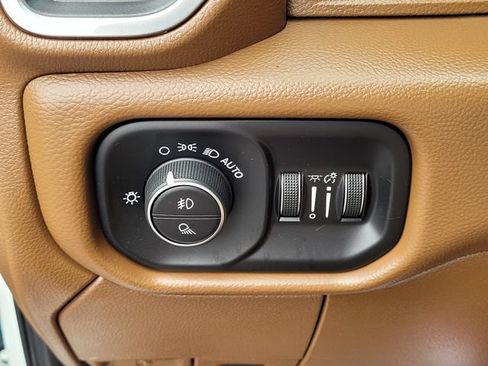 Used 2023 RAM 3500 Laramie AWD/4WD image 14