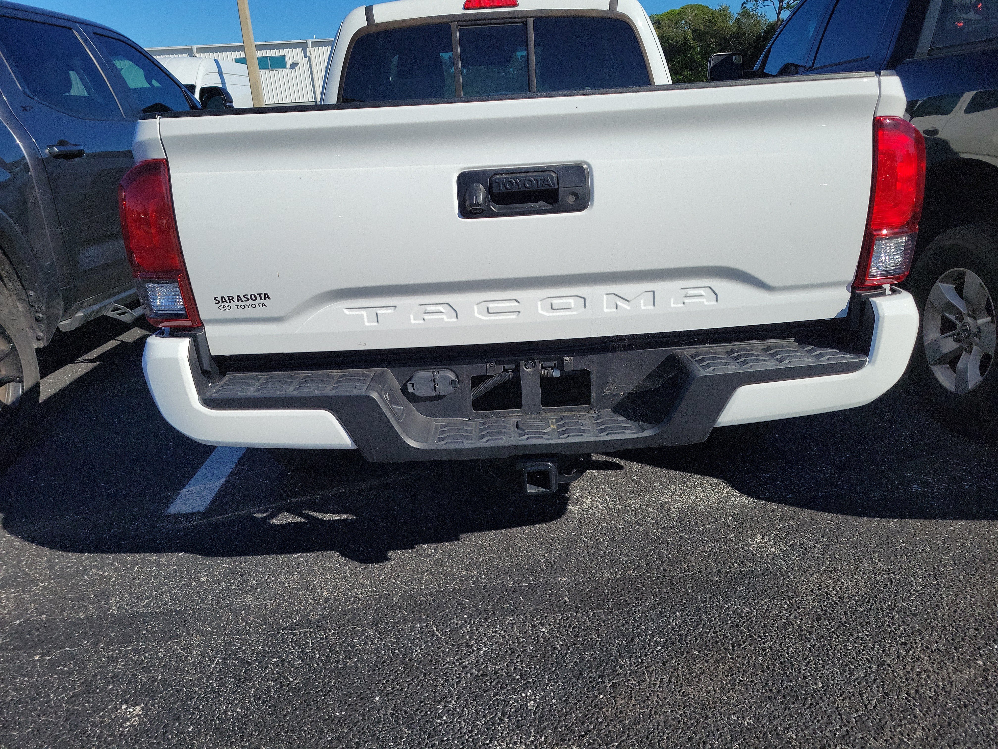 Used 2022 Toyota Tacoma SR w/ SX Package RWD image 8