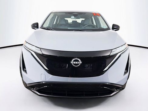 Used 2024 Nissan Ariya AWD image 6