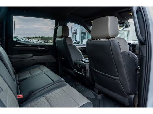 Used 2023 Chevrolet Silverado 1500 ZR2 w/ Technology Package image 14