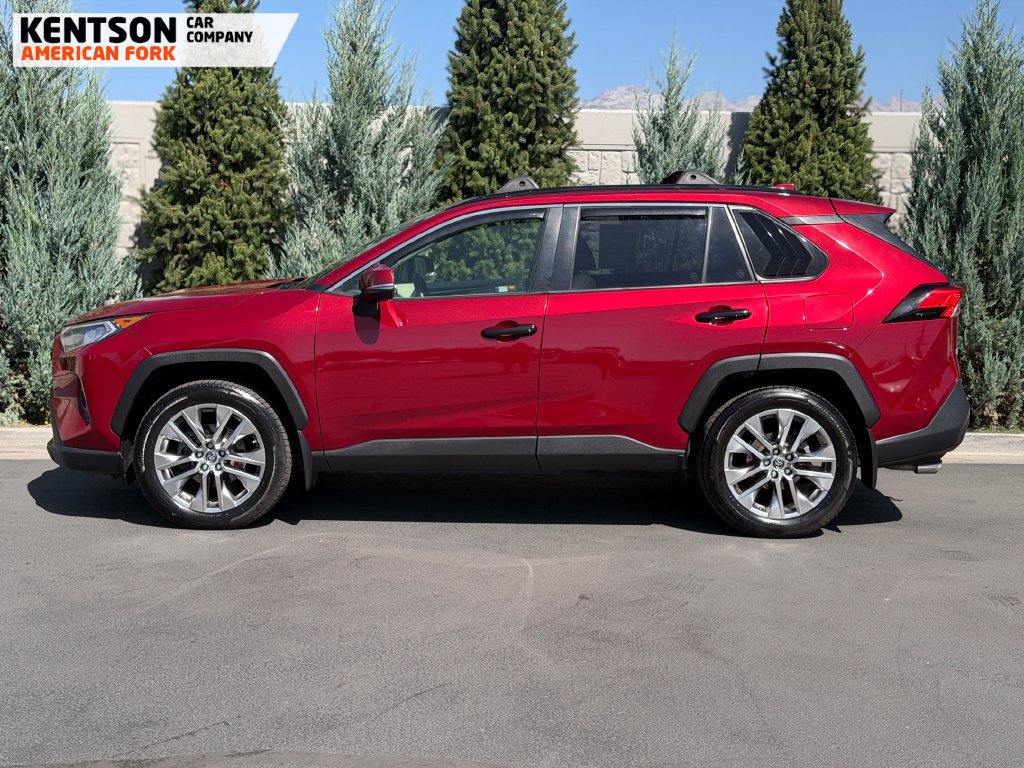 Used 2019 Toyota RAV4 XLE Premium w/ Cold Weather Package AWD/4WD image 4