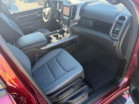 Used 2025 RAM 1500 Big Horn AWD/4WD image 40