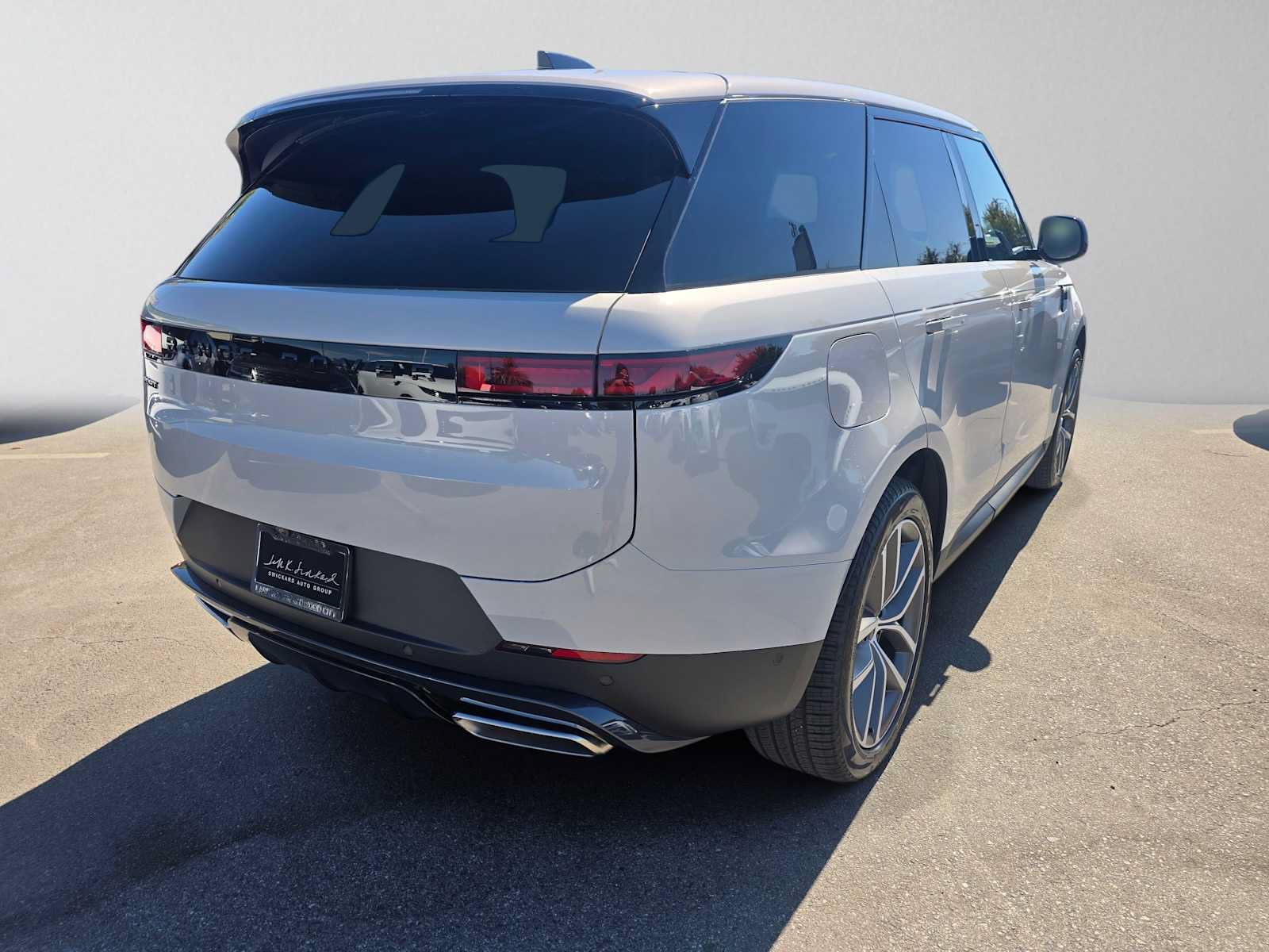 New 2027 Land Rover Range Rover Sport SE AWD/4WD image 5