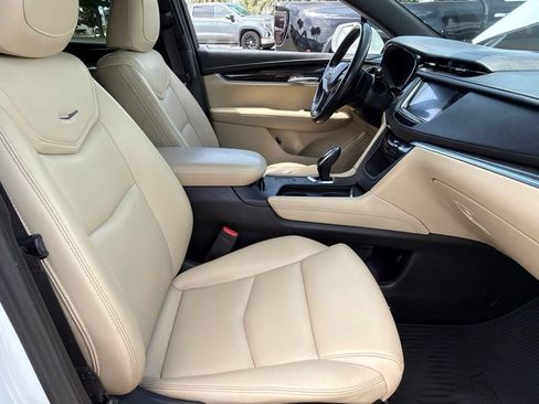 Used 2019 Cadillac XT5 FWD image 15
