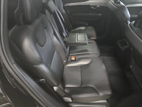 Used 2018 Volvo XC90 T5 Momentum AWD/4WD image 17