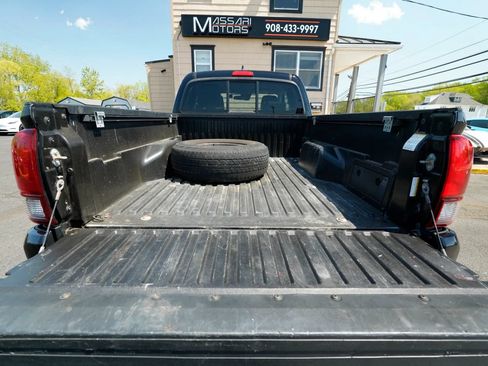 Used 2019 Toyota Tacoma SR w/ SR Convenience Package AWD/4WD image 22