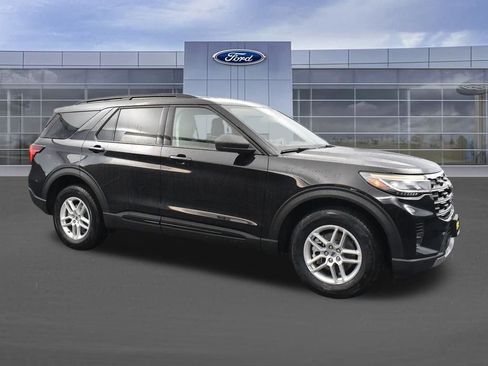 New 2026 Ford Explorer Active image 3
