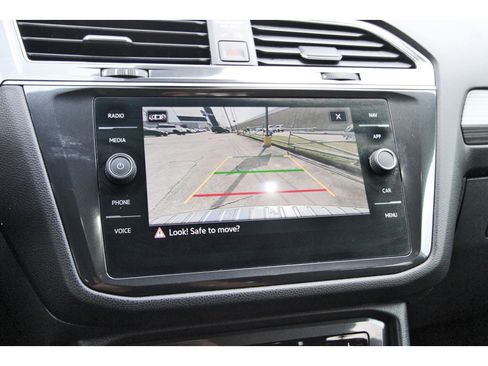 Used 2022 Volkswagen Tiguan SEL R-Line image 27