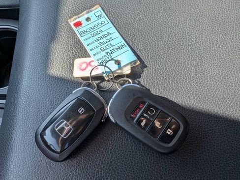 Used 2024 Honda Pilot Elite image 15