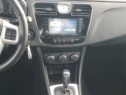 Used 2012 Chrysler 200 Limited image 13