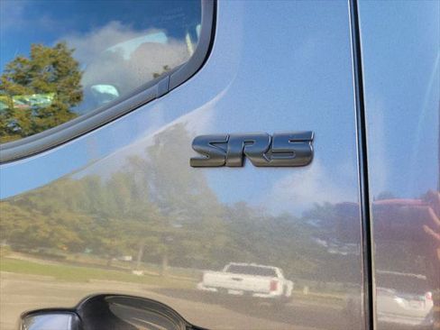 Certified 2021 Toyota Tacoma SR5 w/ SR5 Appearance Package (SM) RWD image 4