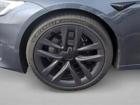 Used 2021 Tesla Model S Plaid image 24