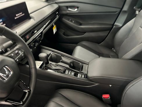 New 2025 Honda Accord EX-L image 10