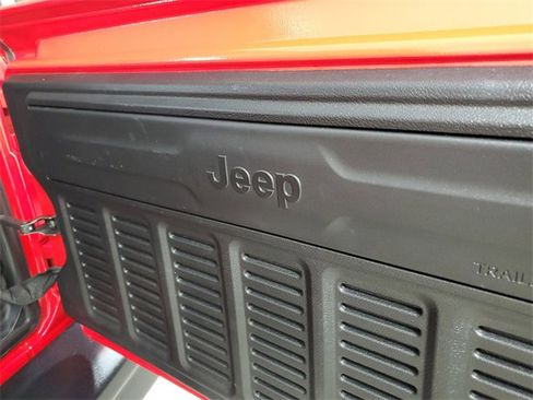 Used 2018 Jeep Wrangler Unlimited Rubicon w/ Dual Top Group image 7