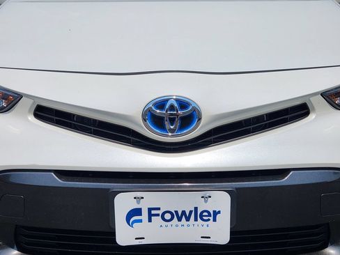 Used 2016 Toyota Prius V Three FWD image 12