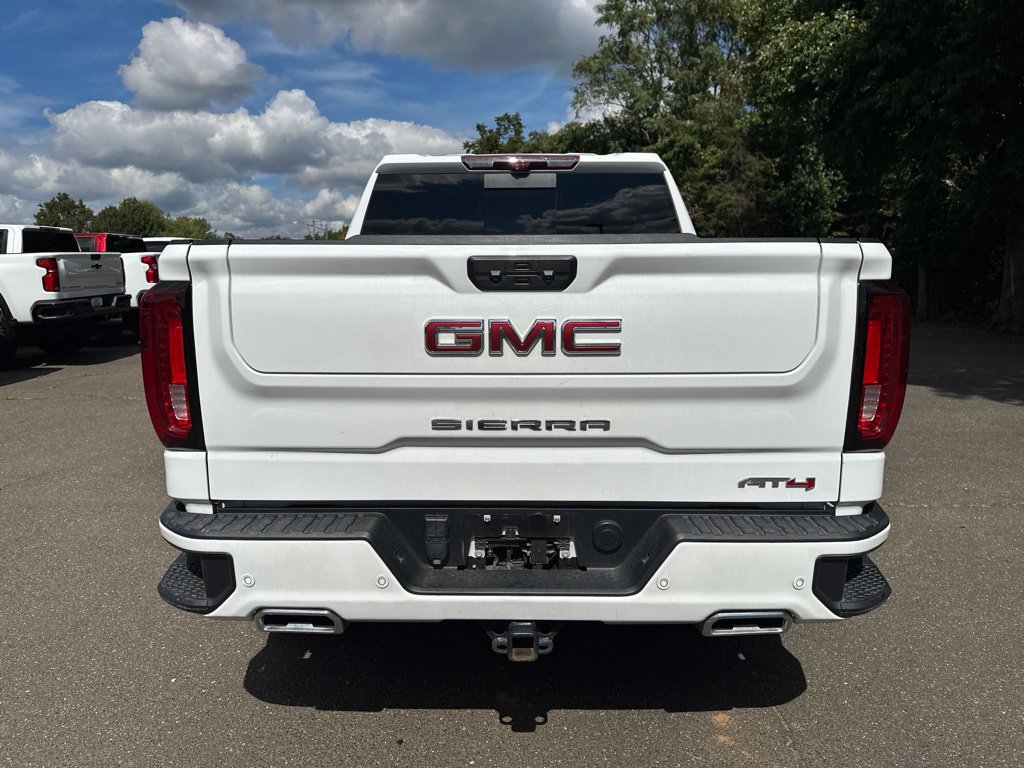 Used 2024 GMC Sierra 1500 AT4 w/ Technology Package AWD/4WD image 11