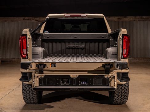 Used 2022 GMC Sierra 1500 AT4 image 9