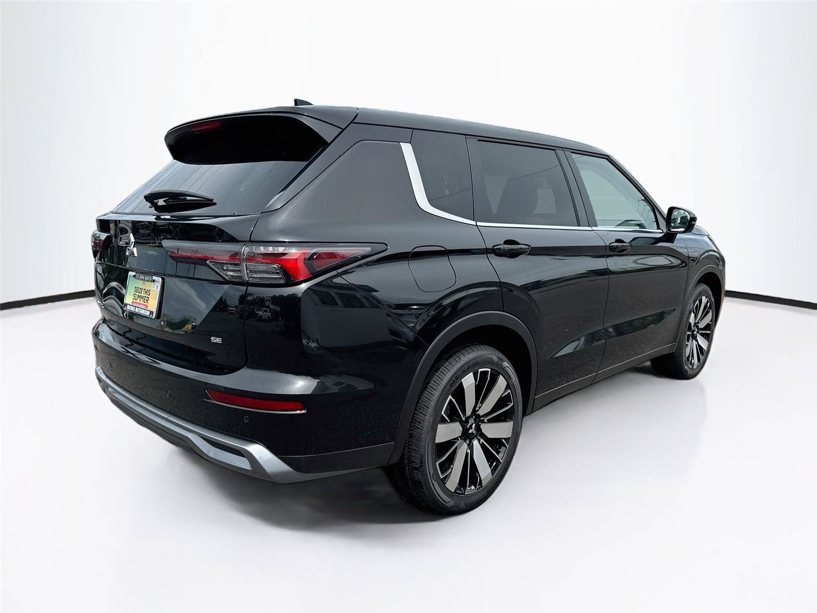 New 2026 Mitsubishi Outlander SE FWD image 5