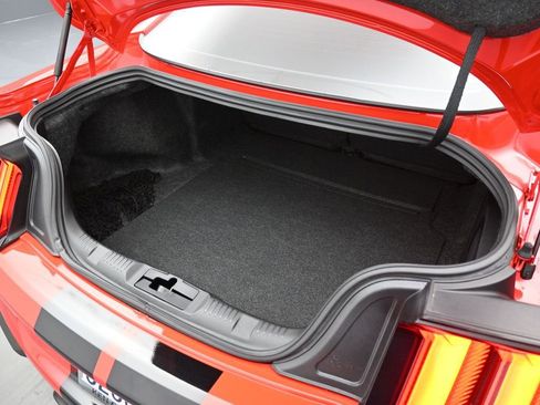 Used 2021 Ford Mustang Shelby GT500 w/ Technology Package image 18