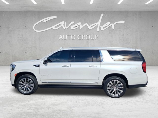 Used 2022 GMC Yukon XL Denali w/ Denali Ultimate Package AWD/4WD image 16