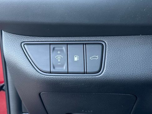 Used 2022 Genesis G70 2.0T image 30