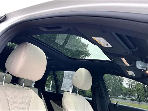Used 2017 Mercedes-Benz E 400 4MATIC Wagon image 22